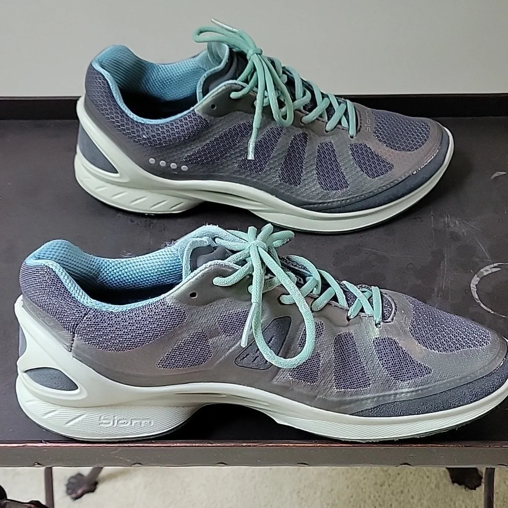 Ecco Biom Performace Athletic Sneaker Blue Green Color‎ Women Size 6